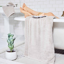 Load image into Gallery viewer, Super-Plush Bath Towels