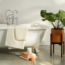 Load image into Gallery viewer, Super-Plush Bath Towels

