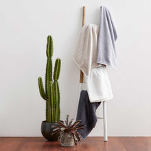 Load image into Gallery viewer, Mid Plush Bath Towel Set
